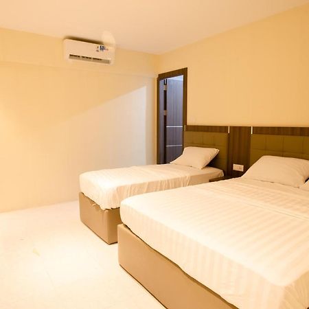 Ak Hotel Nagoya Hill Batam Экстерьер фото