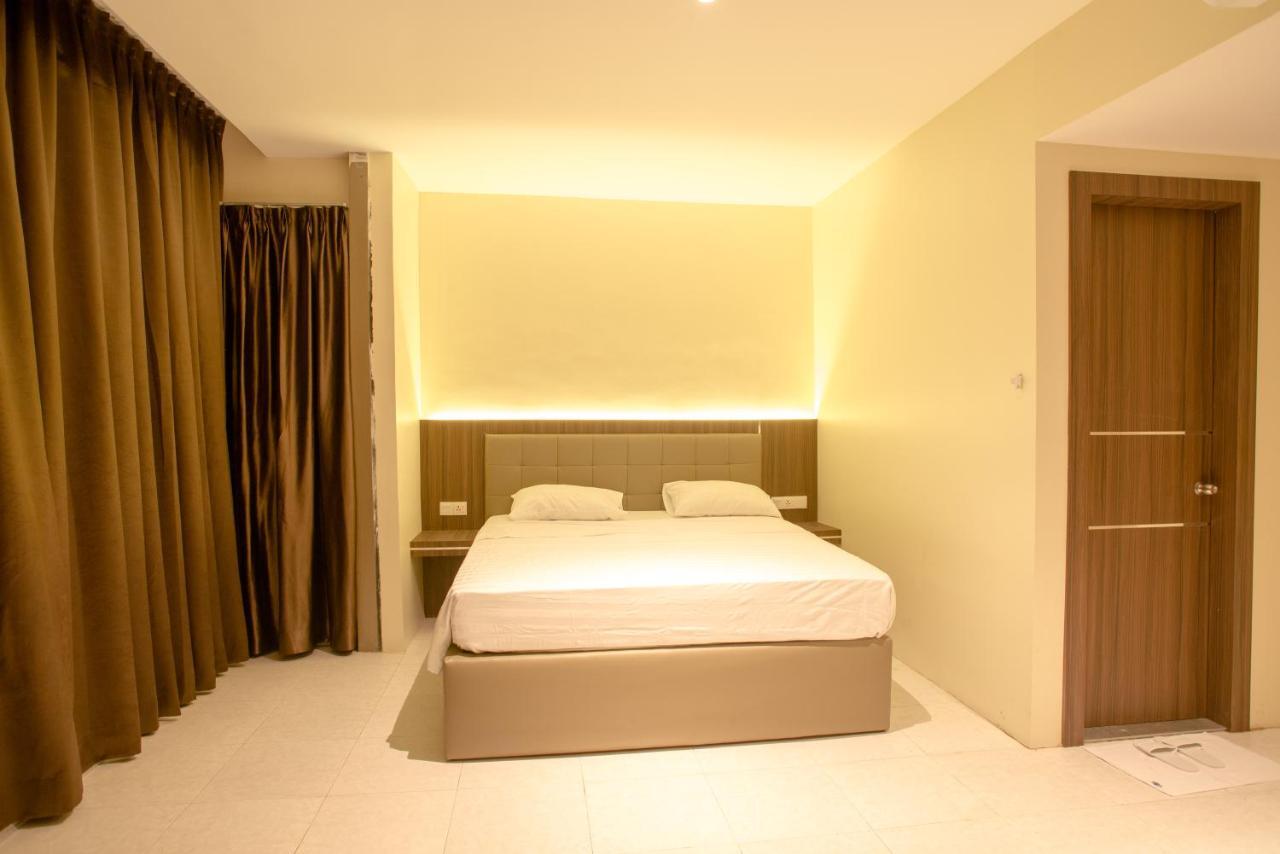 Ak Hotel Nagoya Hill Batam Экстерьер фото
